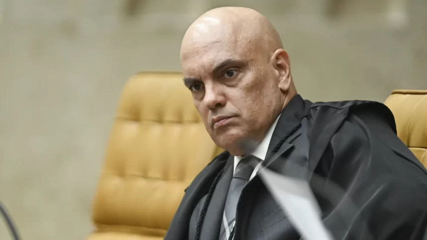 moraes-rebate-acusacao-de-que-seria-relator-de-crime-contra-si-mesmo