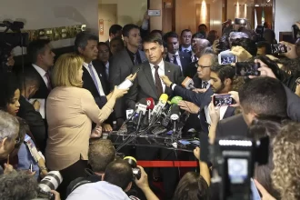 reuniao-com-embaixadores-foi-transmitida-para-propagar-desinformacao,-diz-moraes