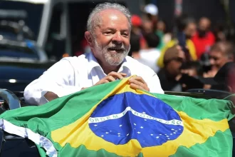 lula-lidera-intencoes-de-voto-e-venceria-todos-cenarios,-aponta-cnt/mda