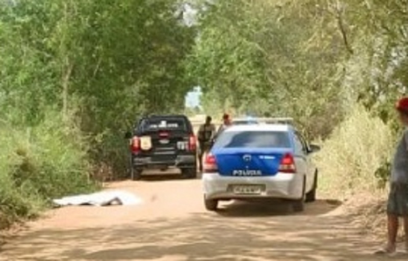 corpo-e-encontrado-em-ramal-as-margens-da-br-367,-em-eunapolis