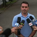 flavio-bolsonaro-diz-que-stf-‘entregara-cabeca-de-moraes-na-bandeja’