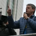 tarcisio-cobra-anistia,-pressiona-motta,-ataca-stf-e-chama-moraes-de-ditador-e-tirano