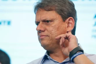 tarcisio-patina-na-assembleia-em-sp-enquanto-articula-por-bolsonaro-em-brasilia