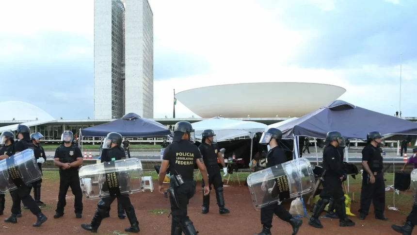 policia-do-senado-faz-varredura-com-cao-farejador-e-agentes-usam-drone-no-stf