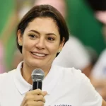 michelle-bolsonaro-ironiza-acao-de-lindbergh-farias-na-pgr:-“me-ama”