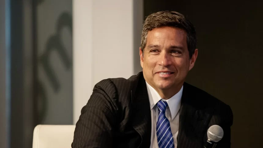 fintechs-pagam-mais-imposto-que-bancos-grandes,-diz-campos-neto