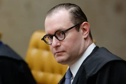 zanin-vota-para-manter-reoneracao-gradual-da-folha-ate-2027