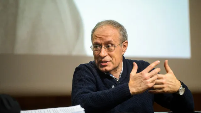 “ideia-de-que-pessoas-vivem-de-um-subsidio-do-estado-e-racismo-social”