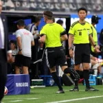 “o-erro-da-copa”.-arbitro-espanhol-viola-protocolo-e-levanta-polemica