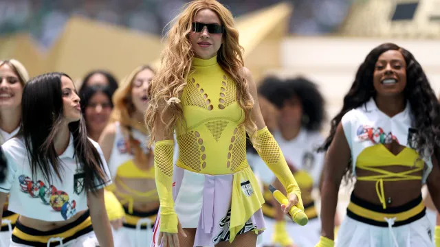 abertura-da-copa-teve-ritmo-de-show-do-intervalo,-com-‘waka-waka-2.0’