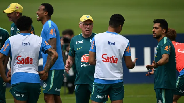 ancelotti-testa-time-e-indica-escalacao-do-brasil-para-a-estreia