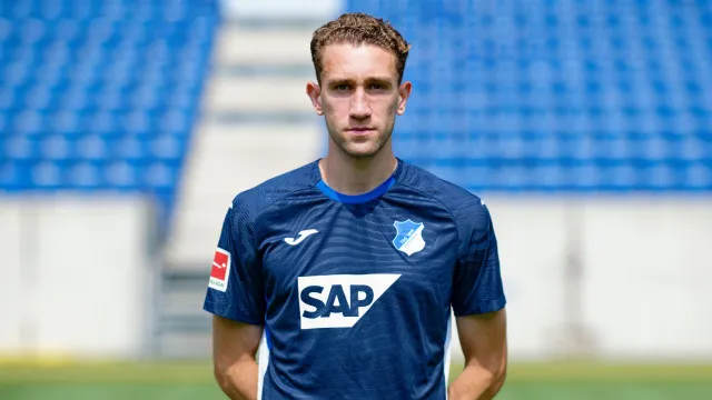 sao-paulo-abre-conversas-com-arthur-chaves,-zagueiro-do-hoffenheim