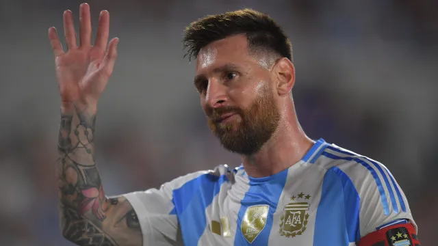 messi-volta-e-destrava-a-argentina,-que-bate-islandia-em-despedida-pre-copa
