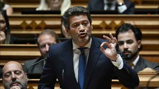 ventura-quer-confirmar-lei-das-bandeiras-apos-veto-do-presidente