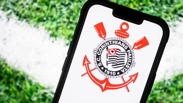corinthians-volta-a-atrasar-salarios-e-vive-drama-contra-novo-transfer-ban
