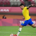 bruno-guimaraes-faz-campanha-pela-manutencao-de-paqueta-no-meio-campo