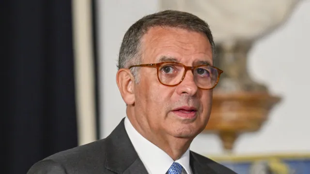 cds-discorda-do-veto-de-seguro-sobre-bandeiras-e-quer-confirmar-diploma