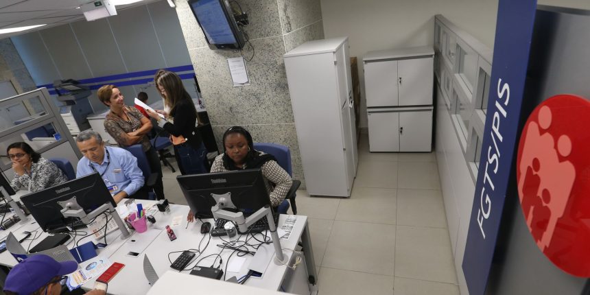 pis/pasep-para-quem-nasceu-em-julho-e-agosto-e-pago-nesta-segunda
