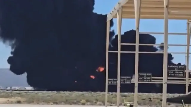 videos-mostram-destruicao-deixada-apos-queda-de-bombardeiro-nos-eua