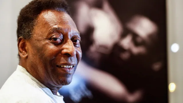 nem-messi,-mbappe-ou-neuer:-so-pele-tem-tres-copas-do-mundo