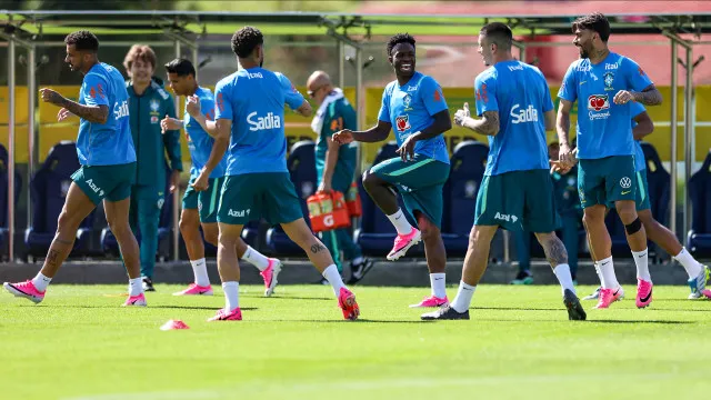 ancelotti-testa-nova-formacao-e-esboca-time-com-tres-zagueiros