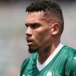 stjd-suspende-paulinho,-do-palmeiras,-por-gesto-obsceno-contra-o-flamengo