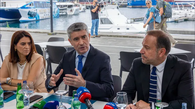 lider-do-ps-diz-que-acores-merecem-“atencao-especial”-do-poder-politico