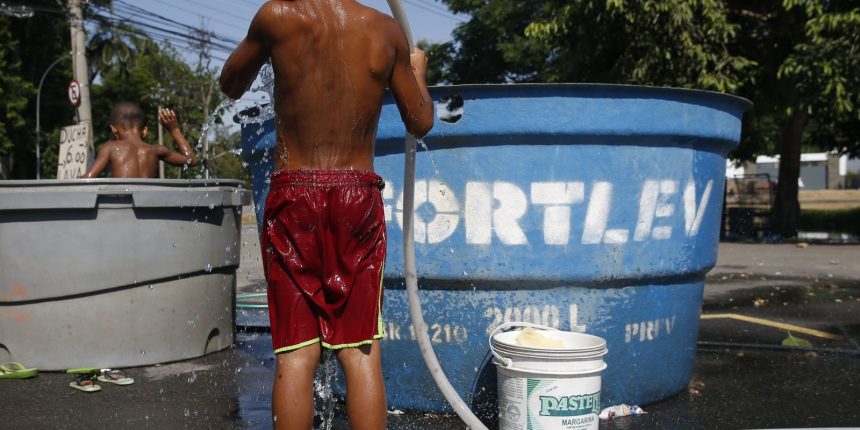 quase-metade-das-criancas-do-mundo-esta-exposta-a-riscos-climaticos