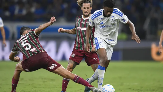 fabio-falha,-e-cruzeiro-busca-empate-contra-o-fluminense-no-mineirao