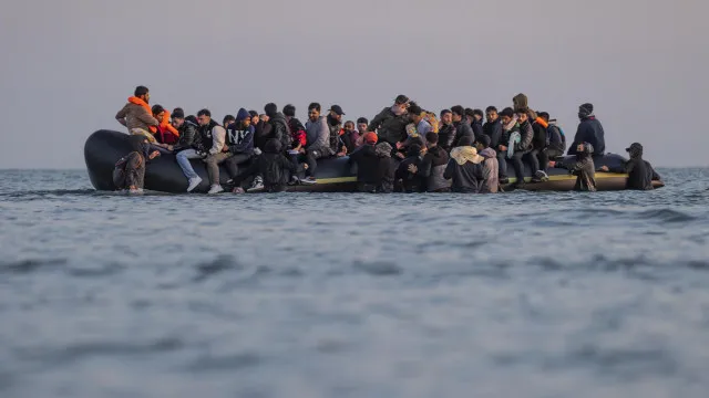 catorze-pessoas-serao-julgadas-em-franca-por-mortes-no-canal-da-mancha