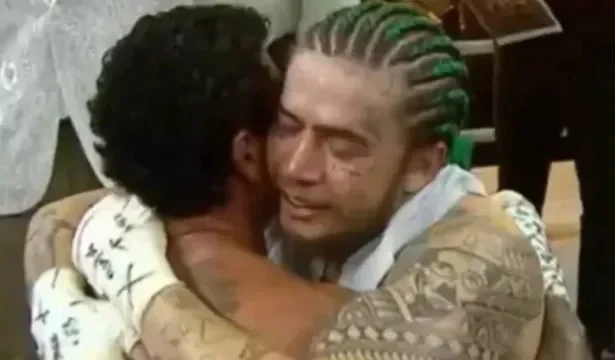 popo-vence-whindersson-em-luta-com-cara-de-amistoso-e-vaias-no-fight-music-show