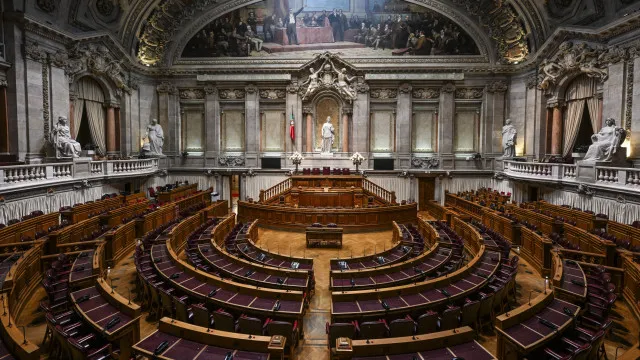 revisao-constitucional:-“numero-mediatico”-ou-“vitoria”?-as-reacoes