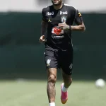 neymar-vai-a-campo-pela-primeira-vez-em-treino-da-selecao-brasileira