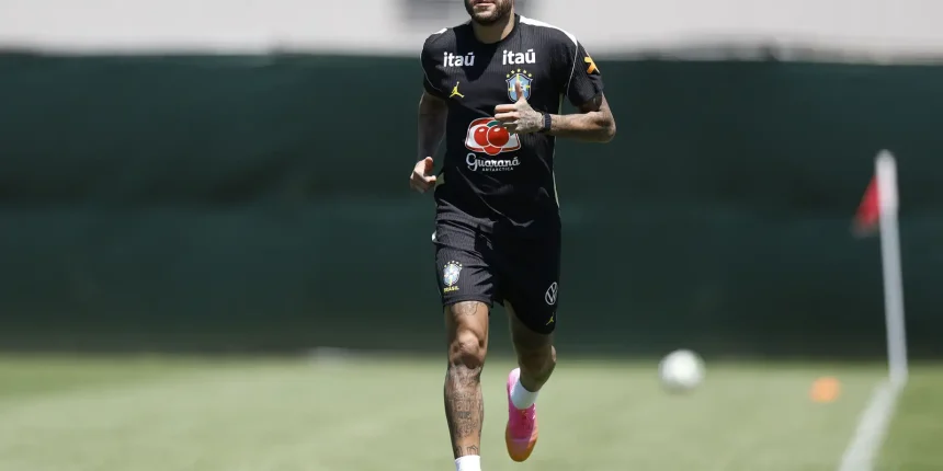 neymar-vai-a-campo-pela-primeira-vez-em-treino-da-selecao-brasileira