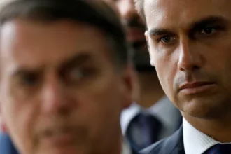 filho-de-jair-bolsonaro-condenado-a-4-anos-e-2-meses-de-prisao-por-coacao