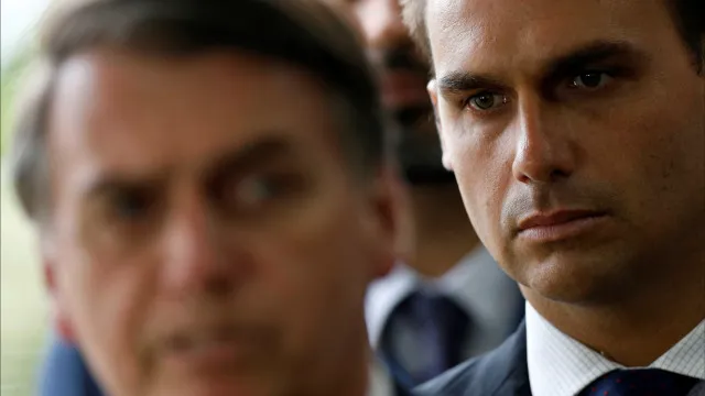 filho-de-jair-bolsonaro-condenado-a-4-anos-e-2-meses-de-prisao-por-coacao