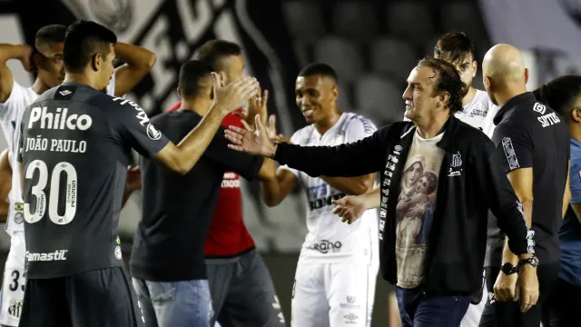 cuca-reclama-de-‘disse-me-disse’-dentro-do-santos-e-revela-pre-temporada-em-portugal