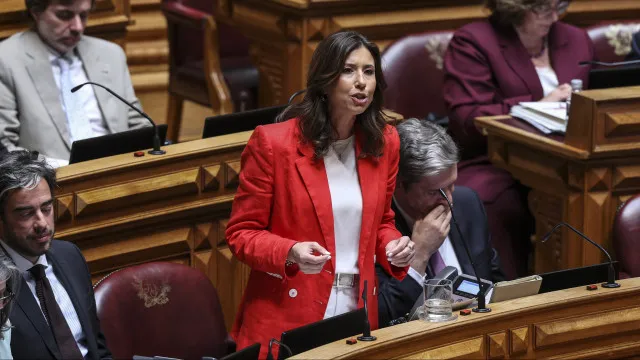il-critica-governo-por-recorrer-a-autorizacao-legislativa-para-criar-psu