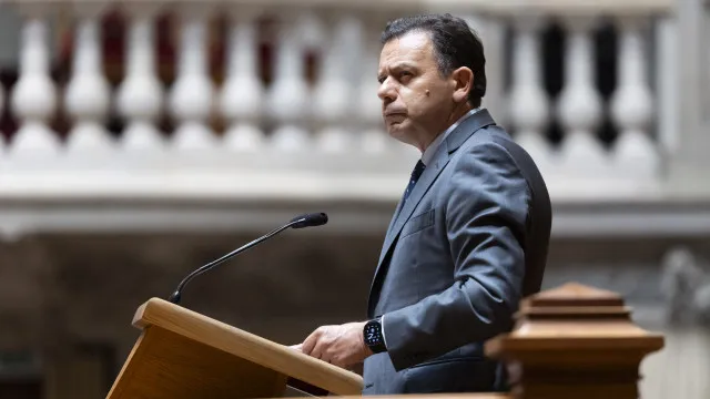 montenegro-regressa-ao-parlamento-na-vespera-do-debate-da-reforma-laboral