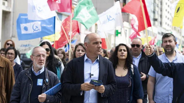 pcp-diz-que-governo-quer-“apertar-vida-dos-mais-pobres”-com-psu