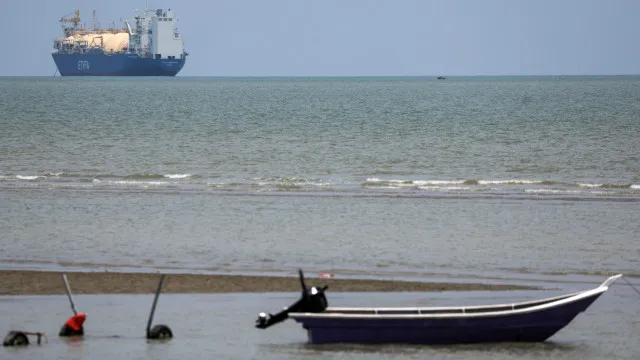 imagens-de-satelite-mostram-que-teerao-retomou-exportacoes-de-crude
