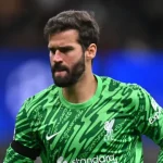 titular-absoluto-no-gol-da-selecao,-alisson-chega-a-copa-do-mundo-atormentado-por-lesoes