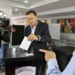luis-montenegro-reeleito-lider-do-psd.-taxa-de-abstencao-superior-a-70%