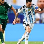 messi-vira-maior-artilheiro-das-copas-e-lidera-argentina-em-estreia