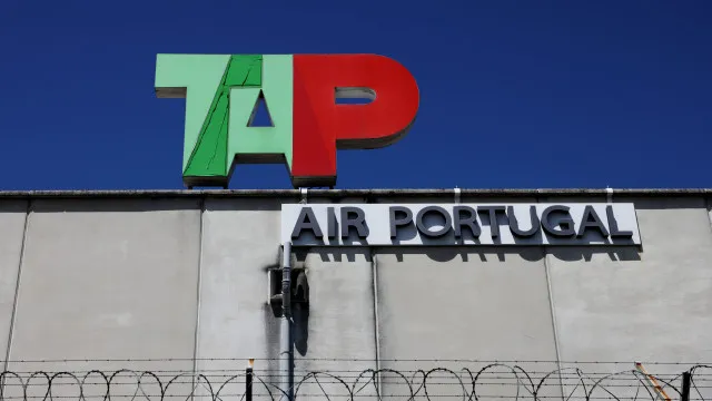 tap-avanca-com-emissao-de-divida-de-300-milhoes-com-vencimento-em-2031