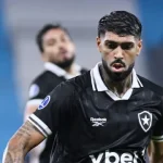 palmeiras-anuncia-contratacao-do-zagueiro-alexander-barboza,-ex-botafogo