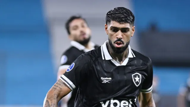 palmeiras-anuncia-contratacao-do-zagueiro-alexander-barboza,-ex-botafogo