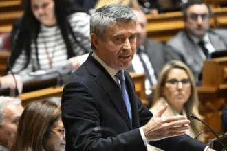 debate:-carneiro-so-falou-quando-pm-ja-nao-tinha-tempo-para-responder