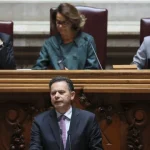 revisao-laboral?-montenegro-desafia-deputados:-“ou-ambicao-ou-mediania”
