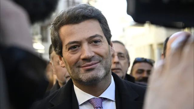 ventura-sauda-que-quem-“recebe-subsidios”-tenha-de-trabalhar